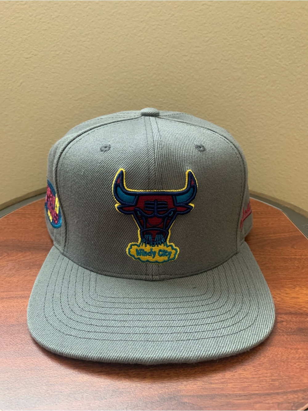 M&N Chicago Bulls 1996 NBA Finals Dark Gray Fitted Hat 7 3/4. Good Condition.